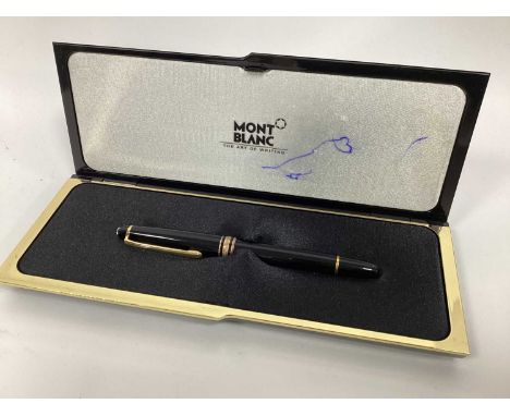 A Montblanc Meisterstuck Fountain Pen, with 4810 14k nib, cased.