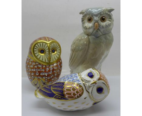 Two Royal Crown Derby paperweights 'Barn Owl' (1996), designed by John Ablitt, 12cm, a sitting 'Owl' (1986) modelled by Rober