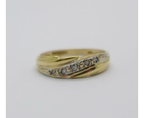 A 9ct gold, five stone diamond ring, 1.5g, K 