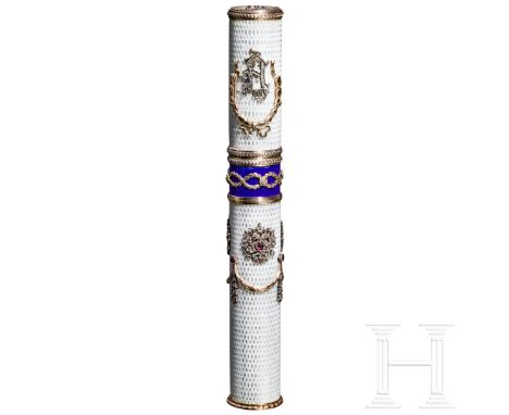 Goldenes Guilloché-Emaille-Zigarrenetui mit Diamanten in der Art von Fabergé, 2. Hälfte 20. Jhdt.  14kt Gold. Die zylindrisch