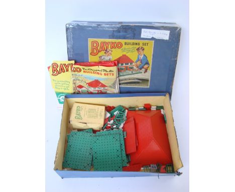 Bayko building set, boxed with instructions. 