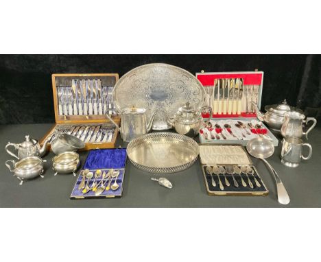 A small Elizabeth II silver ovoid flagon and cover, 8cm, Birmingham 2007, 62.8g; assorted silver plated items, teapots, scutt