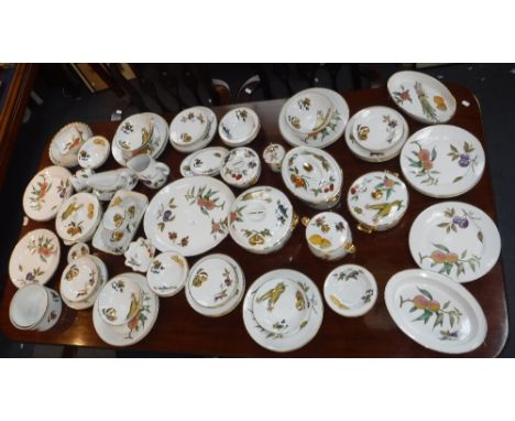 A LARGE COLLECTION OF ROYAL WORCESTER 'EVESHAM' DINNER WARE to include tureens