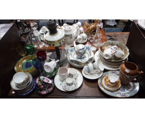 AN EDWARDIAN OIL LAMP, a collection of glassware and ceramics