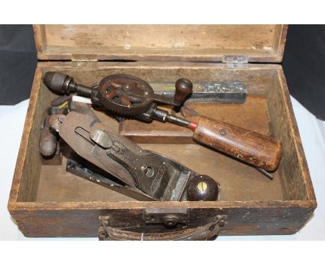 Toolbox containing hand tools, to include drill, planes, spirit level etc. (qty)