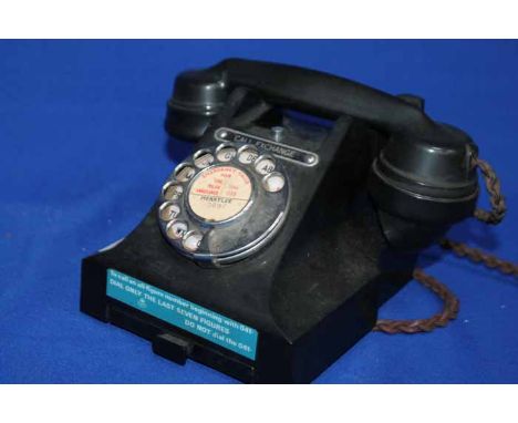 EARLY 20TH CENTURY BAKELITE ROTARY DIAL TELEPHONE
