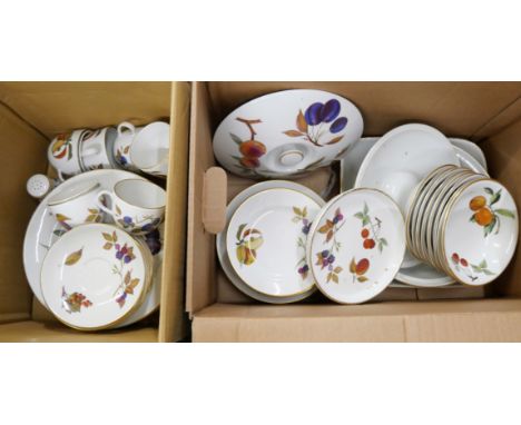 Two boxes of Royal Worcester Evesham oven to table wares **PLEASE NOTE THIS LOT IS NOT ELIGIBLE FOR POSTING AND PACKING** 