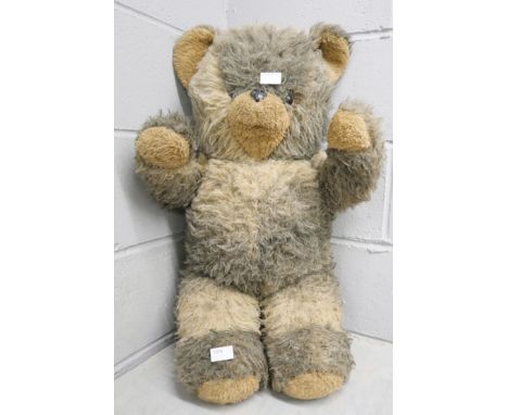 A large Teddy bear, Le Fray 