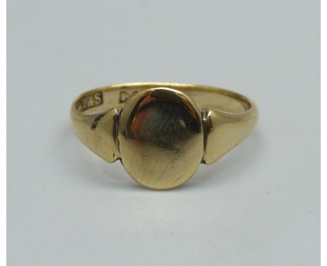 A small 9ct gold signet ring, Chester 1897, 2.2g, M/N 