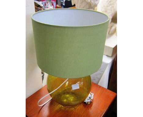 A 1960'S FRENCH GLASS CRACKLE EFFECT LAMP & SHADE lamp base 27cm high