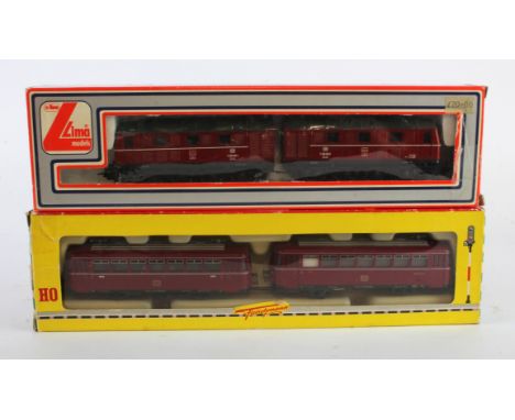 Fleischmann / Lima. A boxed Fleischmann HO gauge 'DB Double Diesel Railcar' (1372/2), together with a boxed Lima HO gauge 'DB