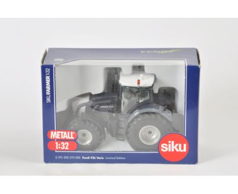 Siku 1/32 Scale Fendt 936 Limited Edition Tractor. Dark Blue. Hard to Find. A in A box.