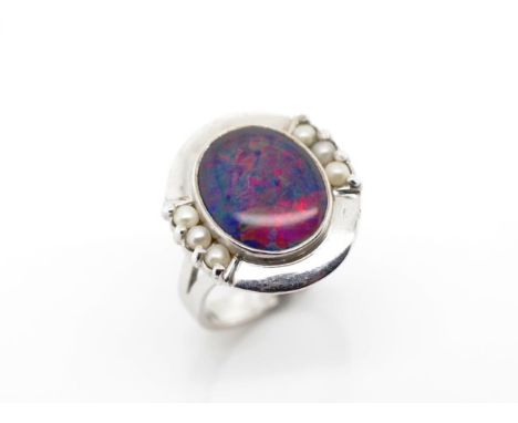 Vintage opal triplet and 9ct white gold ring set with 6x seed pearls. Marked 9ct, approx weight 5 grams, ring size L