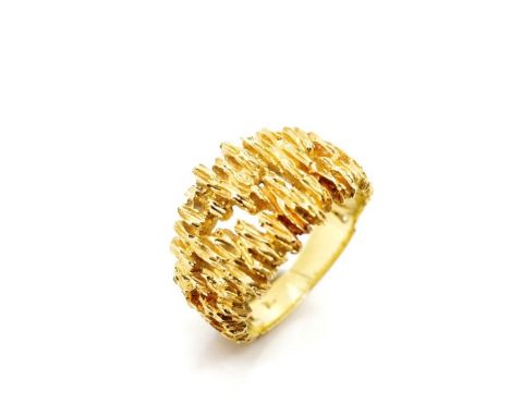 Brutualist 18ct yellow gold ring rubbed 18k marks. Approx 7.2 grams, ring size L
