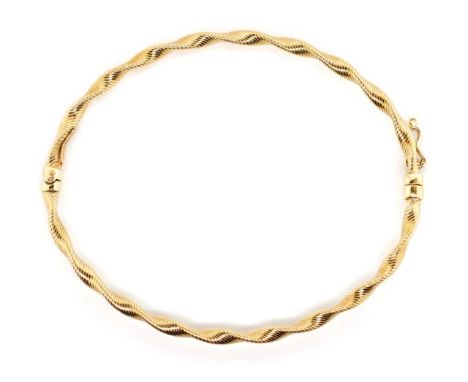 9ct yellow gold rope twist bangle marked 375 Italy. Approx weight 2.5 grams, inside width 61mm with hinge and clasp