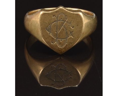 A 9ct gold signet ring, size R, 7.6g&nbsp;