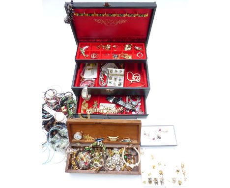 A collection of costume jewellery including gold plated pocket watch, earrings, beads, vintage brooches, etc&nbsp;