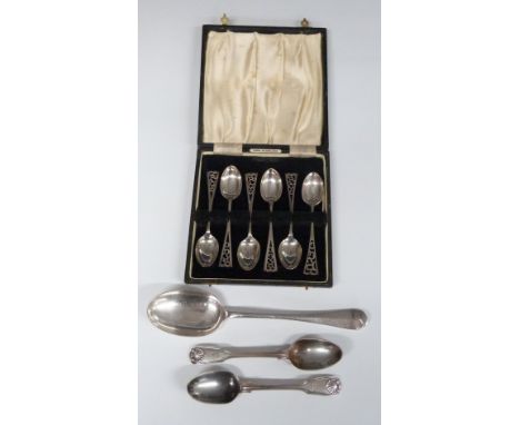 Cased set of six hallmarked silver teaspoons, rat tail pattern hallmarked silver table spoon and a pair of Victorian hallmark