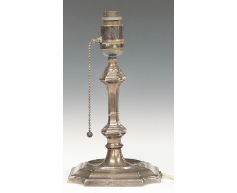 Mappin &amp; Webb hallmarked silver table lamp of similar form to a candlestick, with square base having incuse corners, Lond