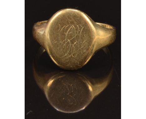 A 9ct gold signet ring, size R, 4.6g