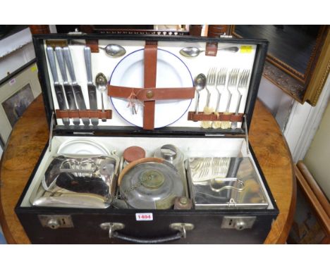 Automobilia:&nbsp;a vintage 'Coracle' picnic set, 15.5cm wide. 