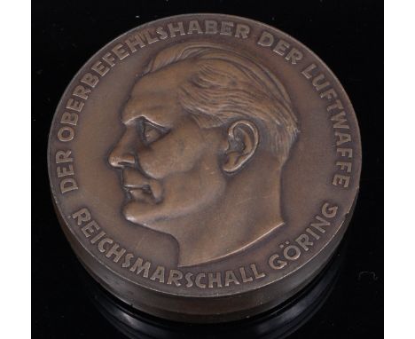 A Herman Goring presentation snuff box and cover. (A/F)