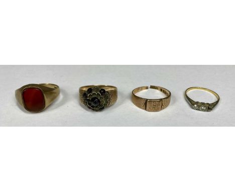 GROUP OF FOUR 9CT GOLD/YELLOW METAL RINGS, including stone set signet ring, size V, rose gold band, size R and two stone set 