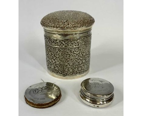 SILVER/WHITE METAL COLLECTABLES GROUP, circular lidded pot, with domed cover, ornately chased decoration, 9.5cms (h), circula