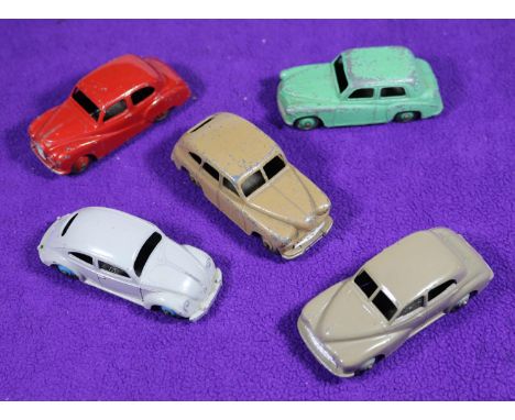 5x Dinky Toys cars. Standard Vanguard (40e) with fawn body and wheels. Hillman Minx (40f) with green body and wheels. Morris 