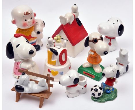 10 Ceramic Snoopy figures. Charlie Brown with Snoopy. Snoopy lying on kennel. Snoopy &amp; Woodstock LOVE musical box. Joe Co