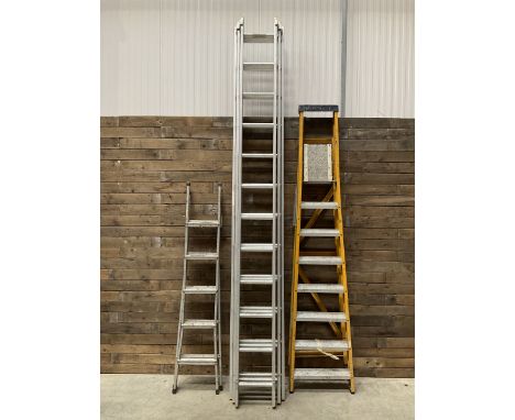 Three tier extending ladders and (extended-8.94m, closed-3.41m) and two sets of step ladders (3)