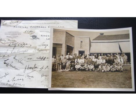 Page of 26 Arsenal autographs from 1939 including Drake, John, Davidson, Copping, Cartwright, Roberts, Happgood, Lewis, Les C