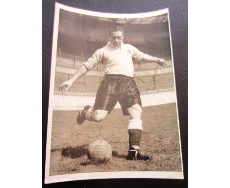 Alf Ramsey Tottenham 1952 Original Press Photo 
Original press photo of Alf Ramsey 1952 stamped on rear&nbsp;
Size 8 x 6
