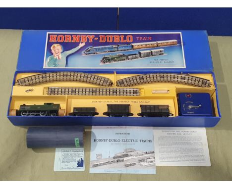 A very rare Hornby Dublo pre-war EDGA7 GWR 0-6-2T Goods Set. These sets were designed for the battery operated controller, th