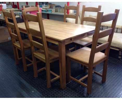 Modern Light Wood Dining Table and 6x Matching Chairs 
