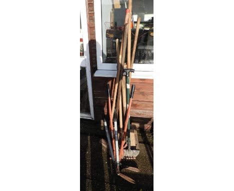 Quantity of Garden Tools 