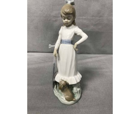 LOT OF LLADRO AND NAO FIGURES (6)