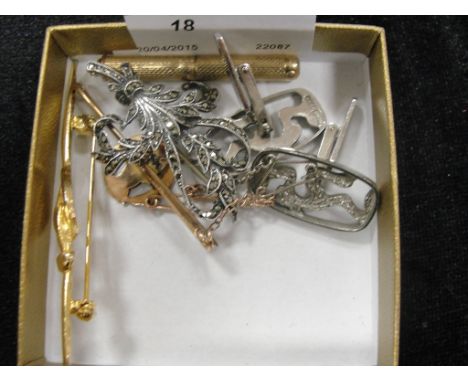 A gold toothpick, marcasite brooch, silver cufflinks and a York & Lancaster enamel badge