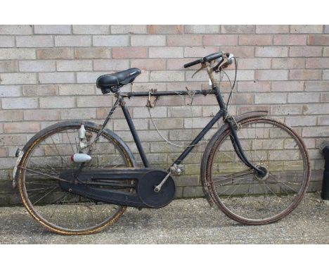 Mid 20th Century Raleigh "sports model" gentlemans bicycle, with Sturmey Archer gear change to the top tube and Miller front 