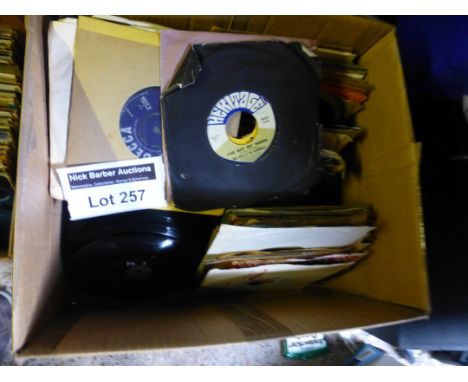Records : 200+ mainly 1960's 7" singles incl Rolling Stones etc.