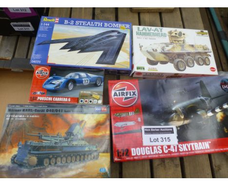 Die-cast : Model kits - larger size incl Airfix Douglas Sky Train, plus other makes, Hobby Boss, Kitech, Revell (5), all boxe