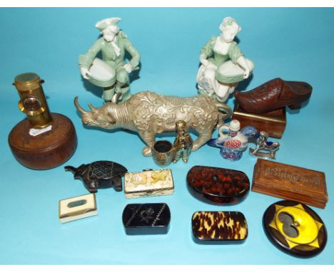 Assorted snuff and other boxes, a pair of Minton figures and other items (box)