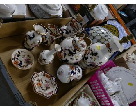 Masons Mandalay pattern jugs, ginger jar, lamp, vases, trinket dishes etc 