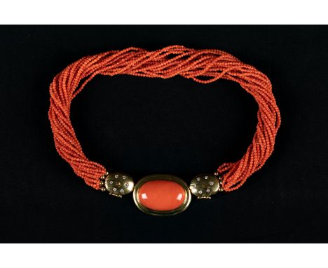 Coral necklace with 20 lines gold mount 750 and a gold pendant with large coral, goldsmith Becker.