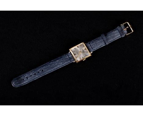 18k yellow gold watch, automatic, by Wempe, Switzerland; with calendar; in leather bracelet; in function (not guaranteed).  2