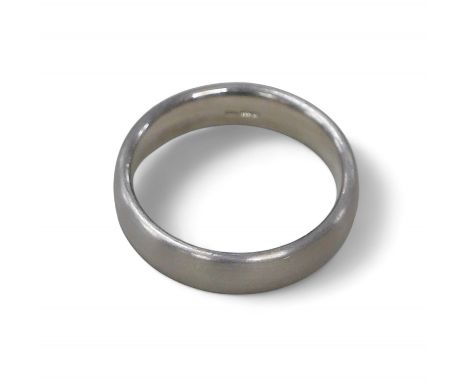 A palladium gentleman's wedding band ring, with brushed matte exterior, rose assay mark, marked 950, 5.8mm wide, size Z, 10.8