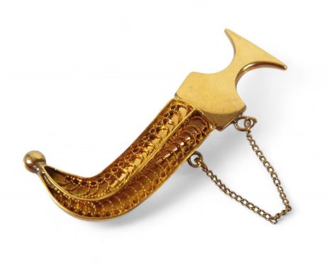 A gilt metal dagger brooch, surface tests to 18ct or above, 42mm high, 5.8g.