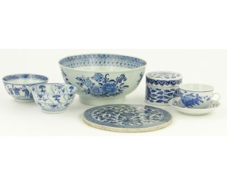 A Group of Chinese blue & white porcelain items,
largest bowl 9" across, stand 8" across (7)