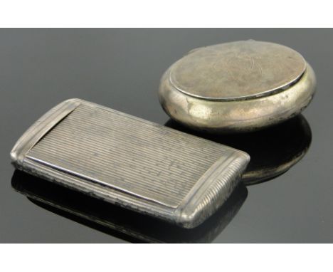 A continental silver snuff box,
length 8.5cm and another continental oval silver snuff box with engraved coronet, (2).