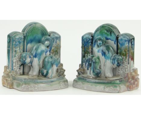A pair of Japanese Art Deco style ceramic bookends,
with cats and kittens decoration, height 7.5".